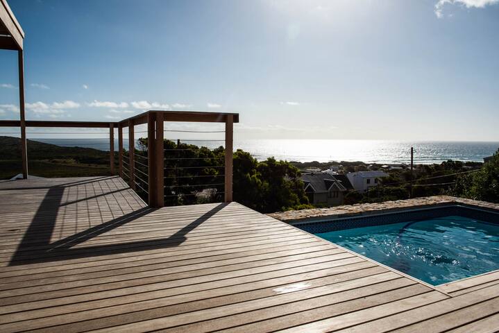 Exquisite sea view home gallery image 4