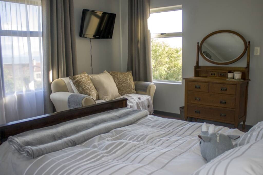 Sea-views from the bed, or a tv for entertainment.