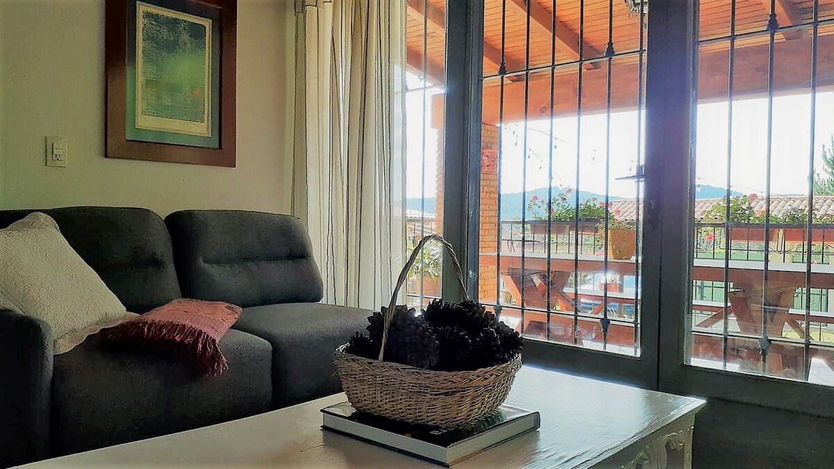 Anuncio de Airbnb popular: Cachito de Cielo Mazamitla Cabin, 5 bedrooms en Mazamitla