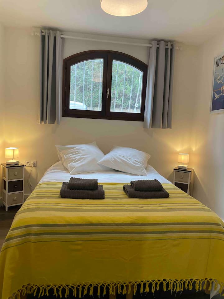 Bedroom 3. One double or 2 single beds. Air conditioned. En suite bathroom. 