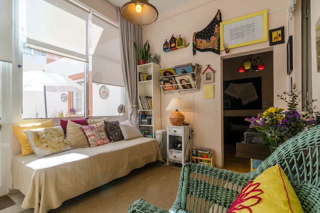 Espaço Cozy- relaxar com música de vinil num ambiente vintage.