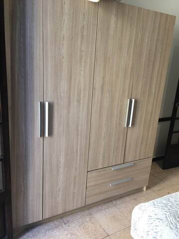 Se alquila habitacioón por dia