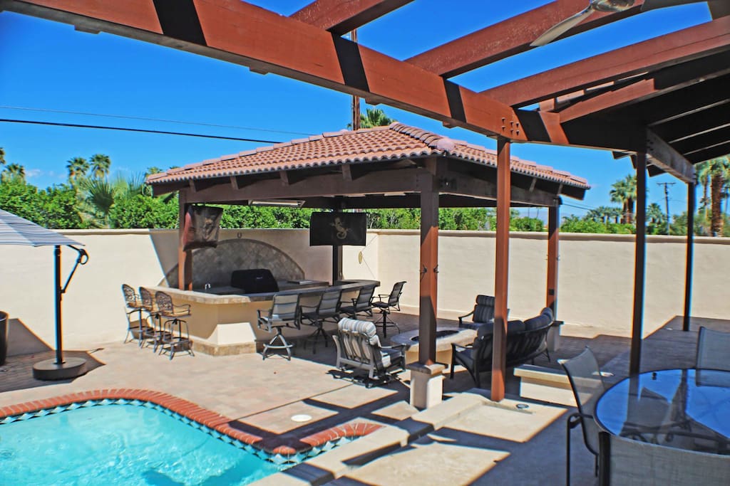 This backyard has it all