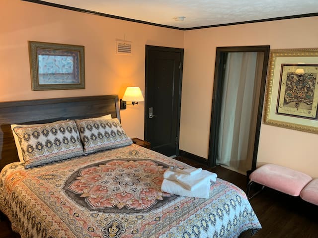 Airbnb Council Bluffs Holiday Rentals Places To Stay Iowa