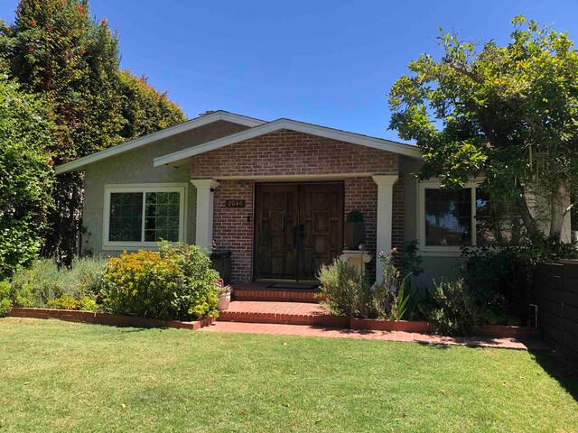 Westwood Oasis with Pool and Spa (near UCLA) gallery image 4