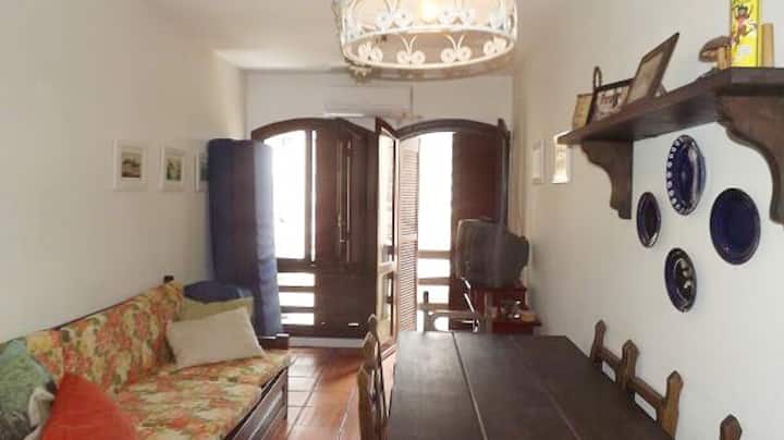 Camera con aria condizionata e 1 divano letto matrimoniale.
