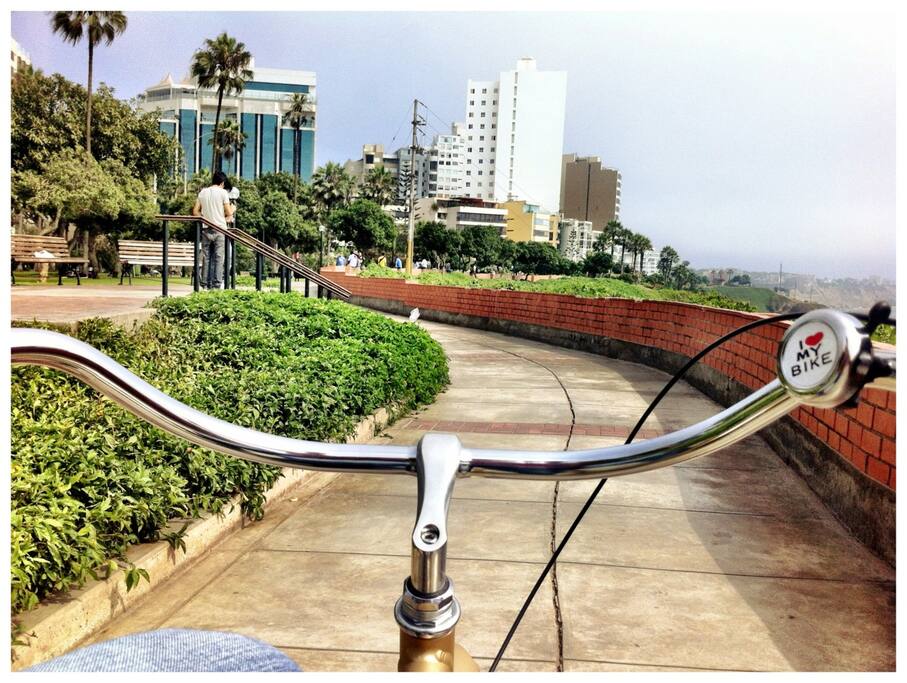 MALECON DE MIRAFLORES