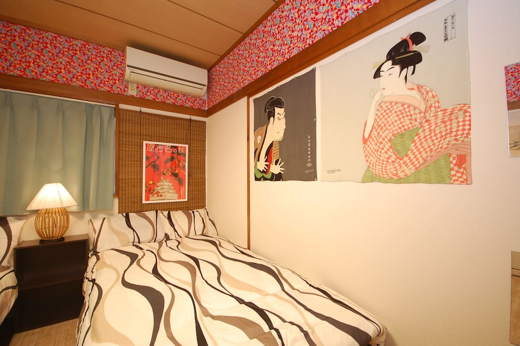 Bedroom with two beds (private room)