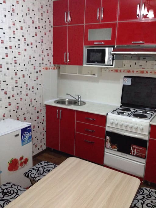 Brand new refrigerator, microwave & stove