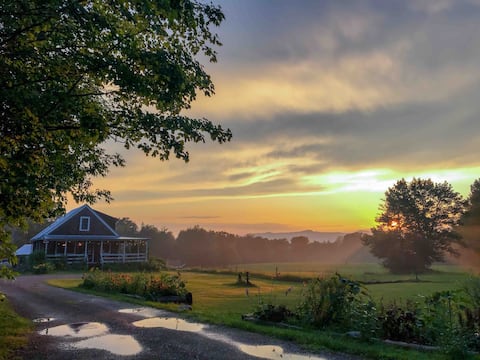Cozy rustic Cottage // Close to Stowe