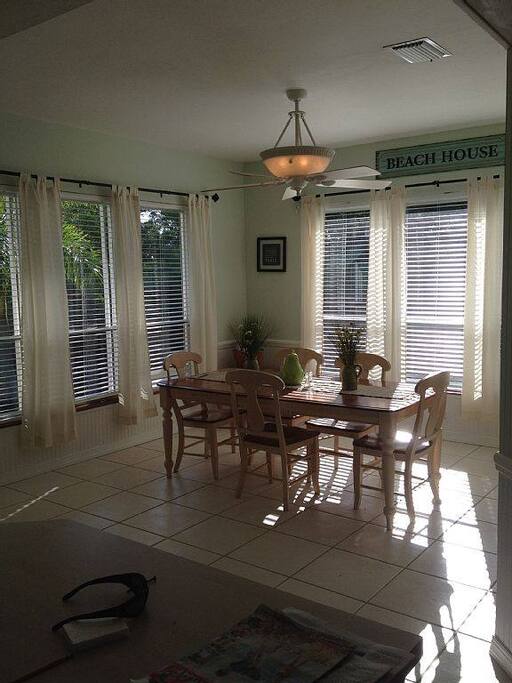 Breakfast room with plenty of windows to let the sunshine in!