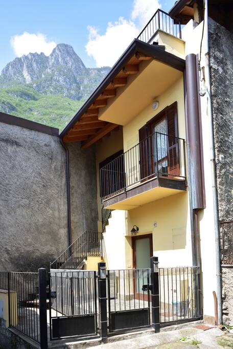 Entrata casa Orchidea