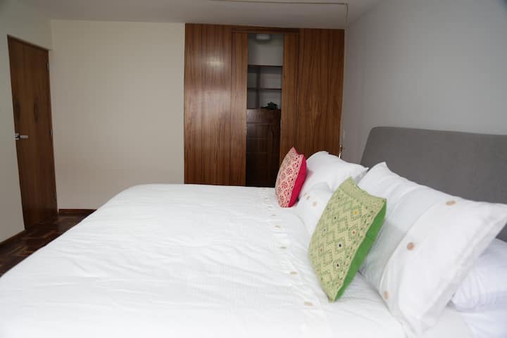 Cama King size (Чичен Ица)