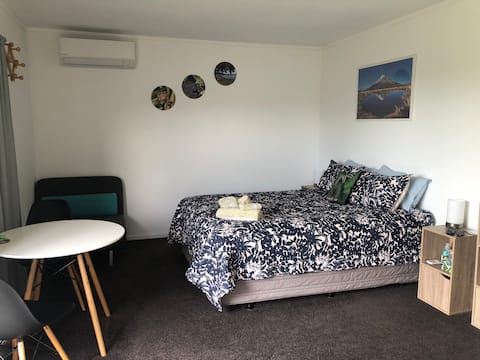 Raz and Louise’s b&b