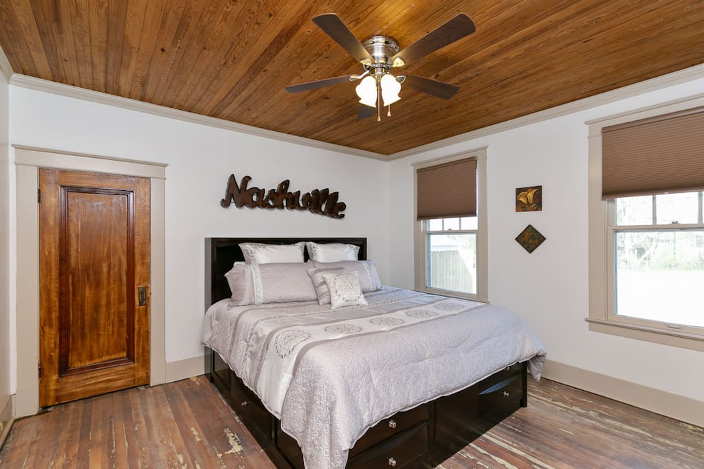 Large master bedroom with Kingsize bed and flat screen.