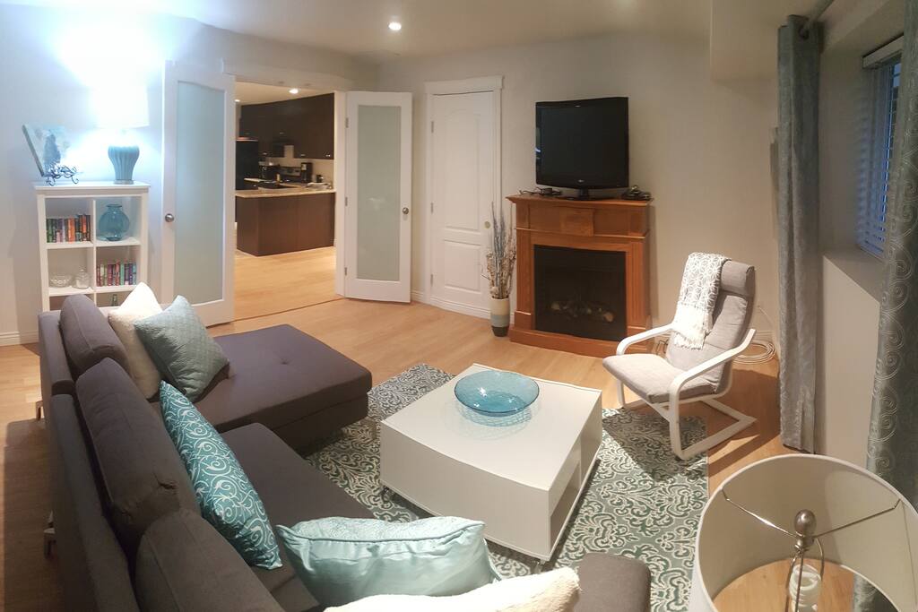 LIVINGROOM