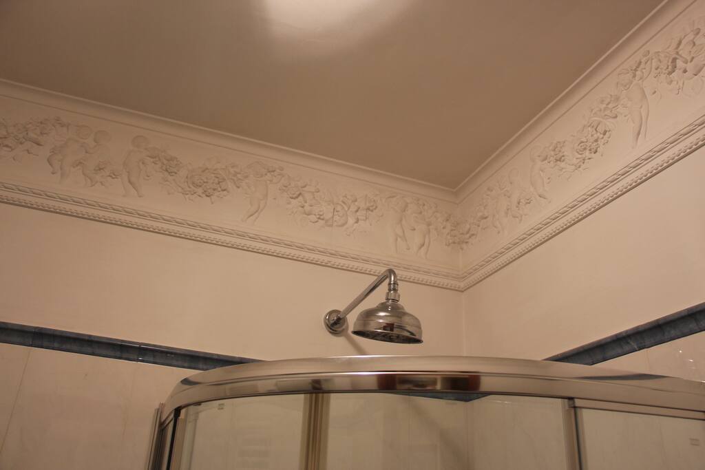 PARTICOLARI DEL BAGNO