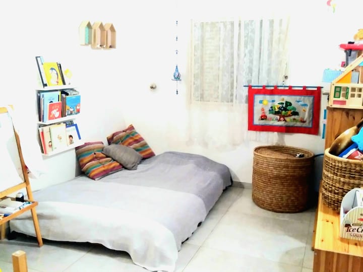 Игрална зала с двойно разтегателно легло