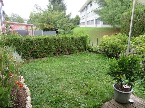 chambre privée, calme, (parking) proche c. ville