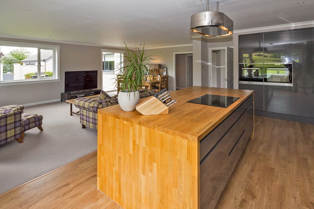 Open Plan Kitchen & Lounge