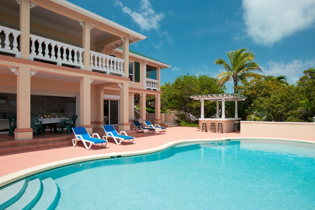 Main house pool and wet bar