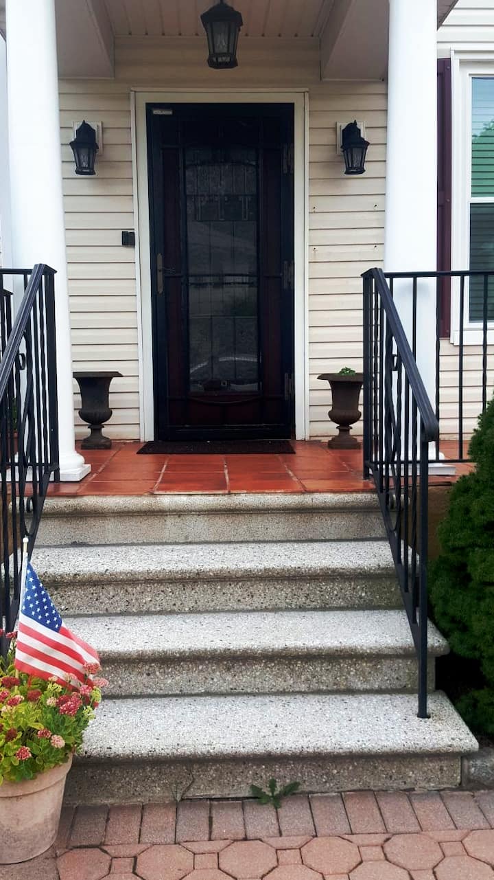 Wakefield, The Bronx Holiday Rentals & Homes The Bronx, The Bronx, NY