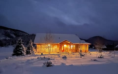 Dog-Friendly Fenced Yard!  $175 night