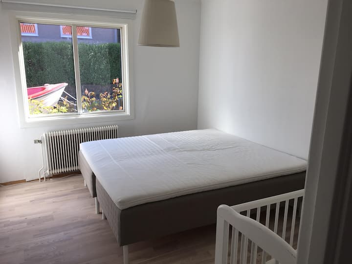 Deuxième chambre avec lit de 180 cm