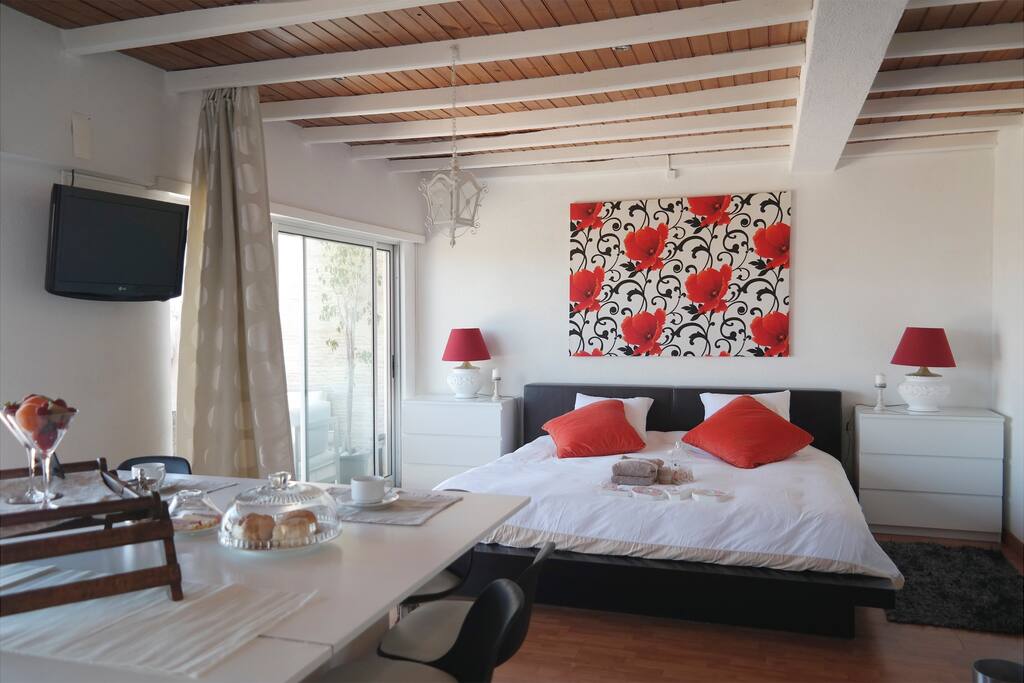 At Cascais ROOFTOP
We will do our best to make your stay the most
comfortable possible..