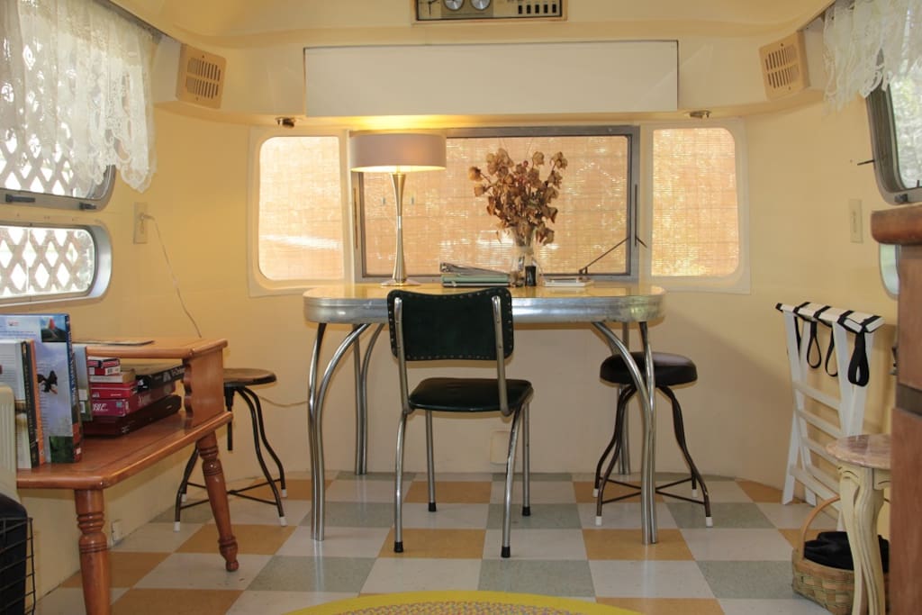 Front dinette and sitting area