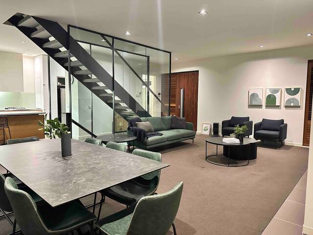 A perfect spacious family home in Armadale gallery image 2