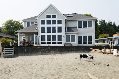 Beachfront Escape with Amazing Views