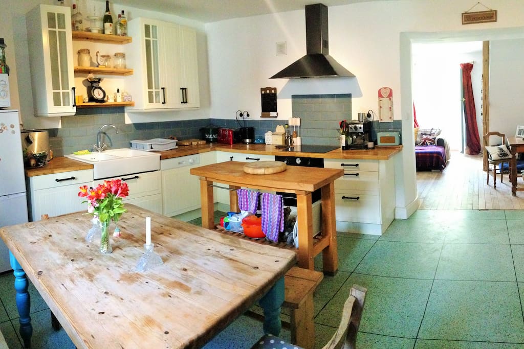 Kitchen / diner and view into sitting room.