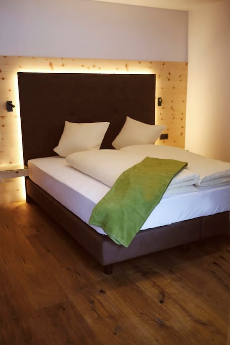 Großes Schlafzimmer