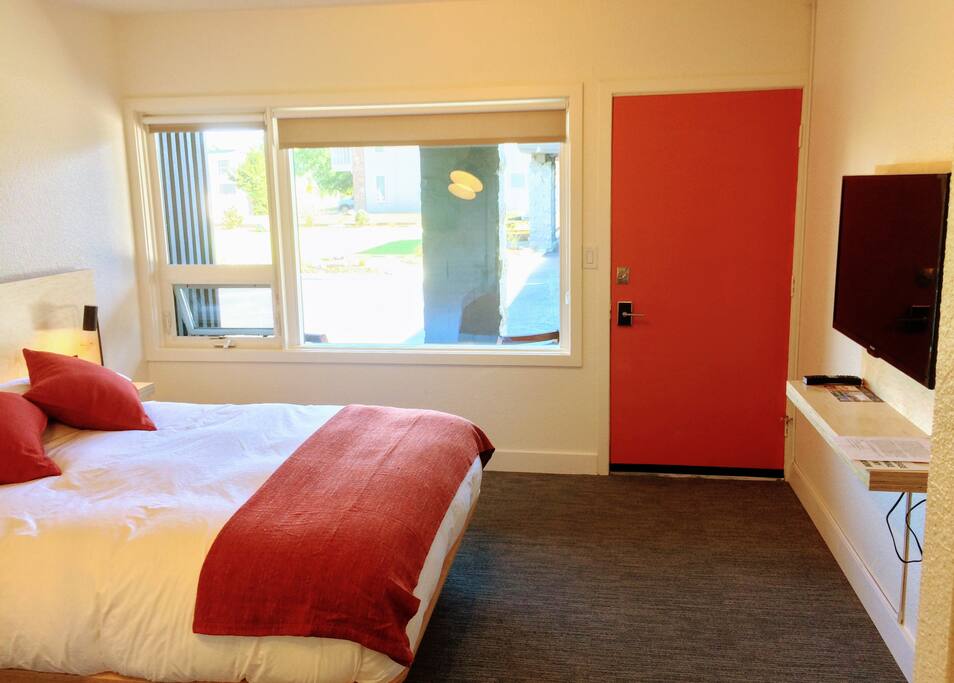 Southern exposure fills the Dungeness with natural light (shades can be drawn for privacy).