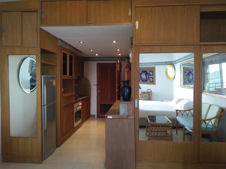 Looking into kitchen from Lounge