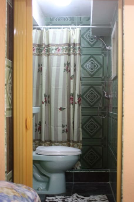 Baño propio en la habitación