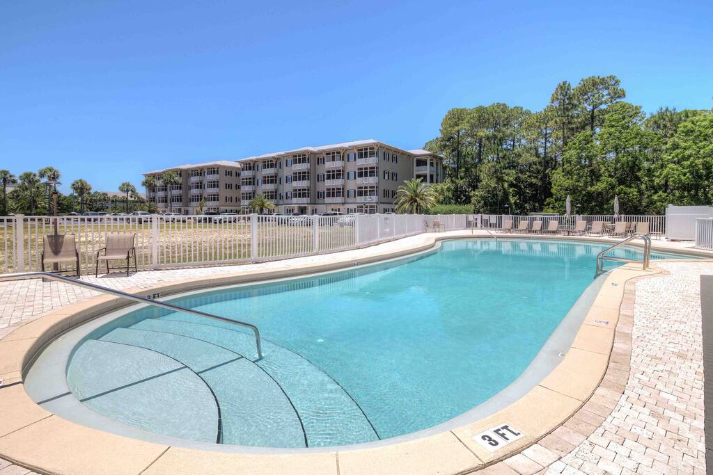 Large community pool