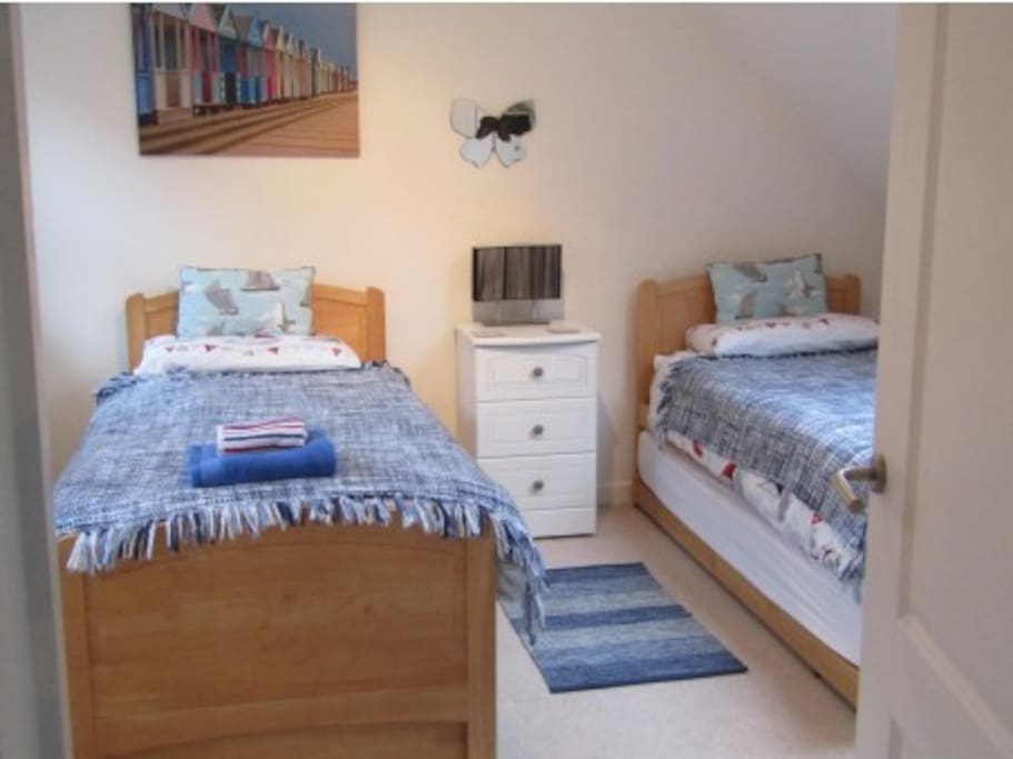 Twin bedroom with optional pull-out trundle beds to sleep 2-4 people