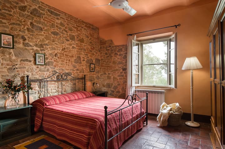 Stanza Arancio, dopio. Kati i parë