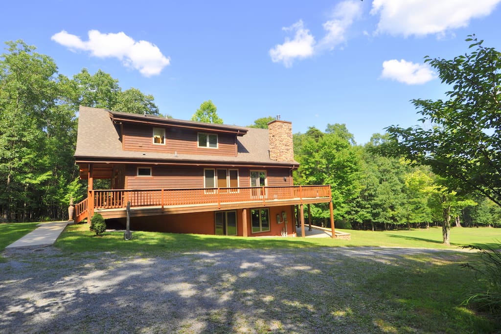 View of the Driveway.
