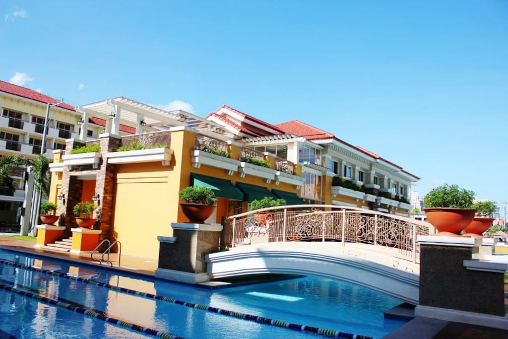 pool amenities