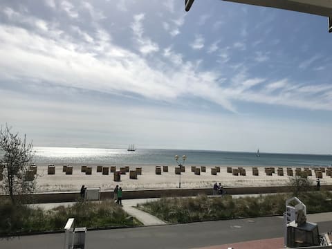 ....... and right on the sea in N° 5
