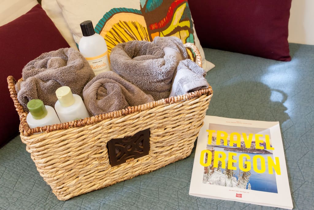 Fresh towels, shampoo, conditioner, and body wash provided. Local travel materials too!