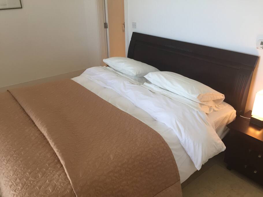 Superking bed with ensuite and dressing room
