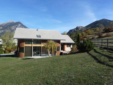 Atypical house with exceptional views – 12 people.