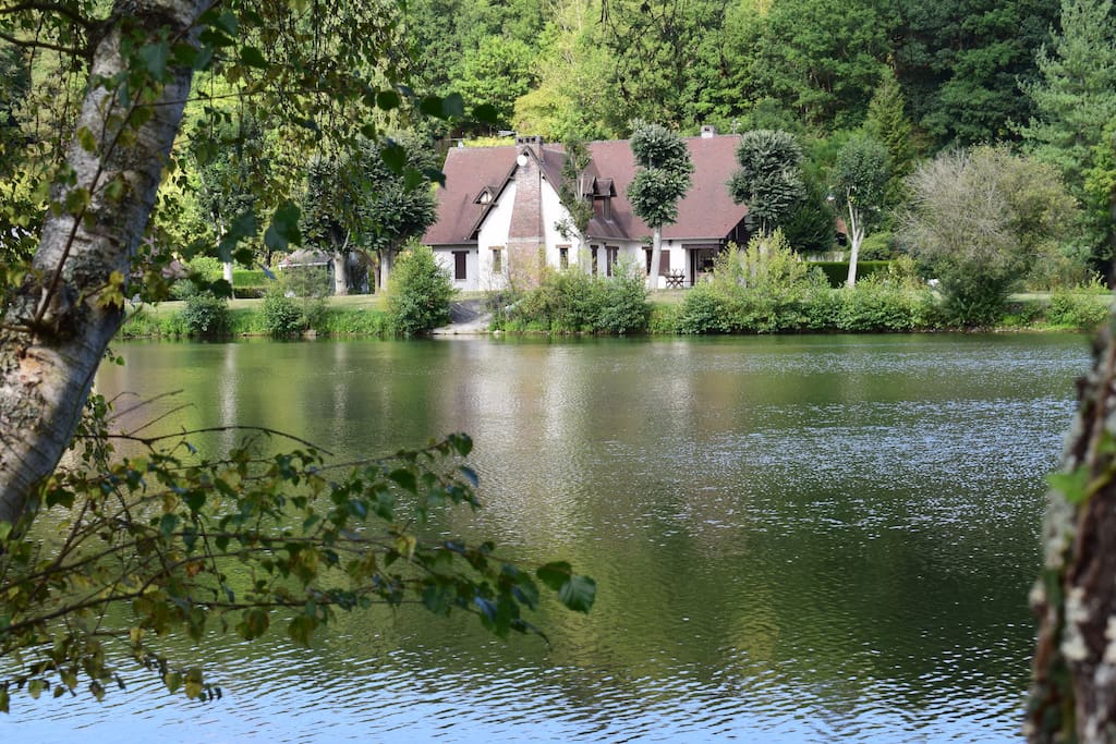 dans un écrin de verdure et d'eau