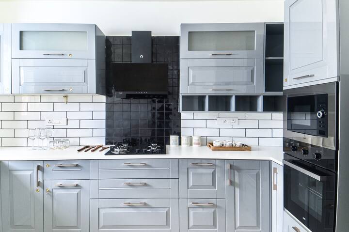 Full kitchen image 1