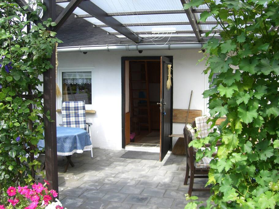 Eingang über die Terrasse