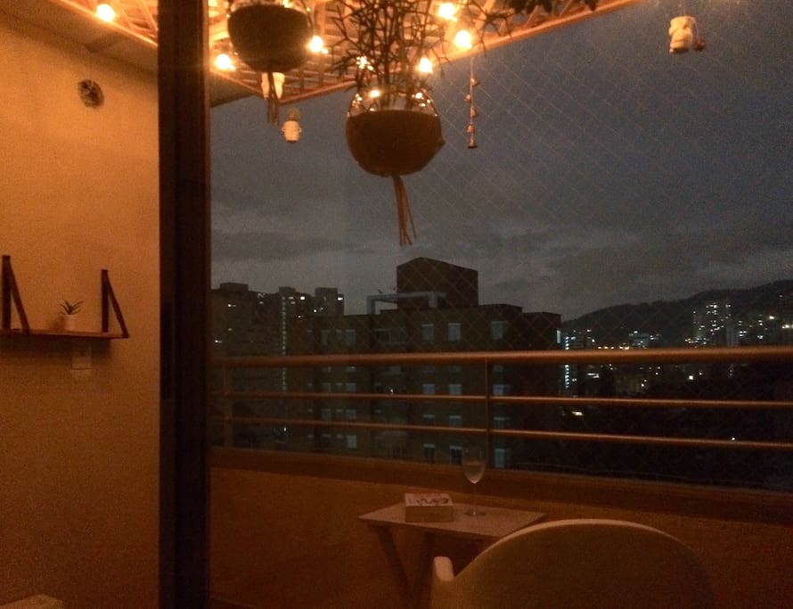 Balcony and Medellín view!